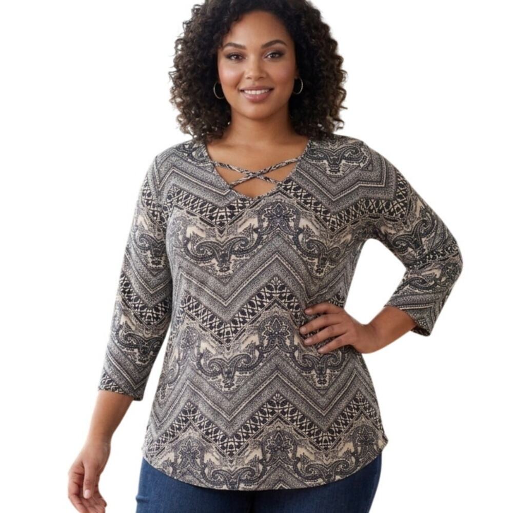 Avenue Criss Cross Top Womens Size 14/16 Black White Paisley Flowy Lattice